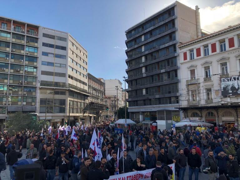 Ανοιξαν οι δρόμοι στο κέντρο της Αθήνας – Ολοκληρώθηκε η πορεία της ΓΣΕΕ