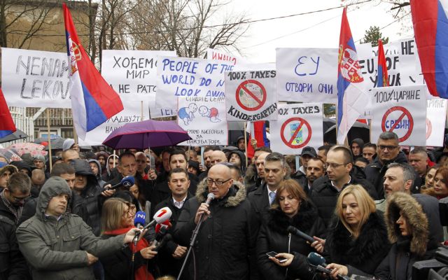 Βούτσιτς:  Καλεί τους Σέρβους του Κοσόβου σε συνέχιση των διαδηλώσεων