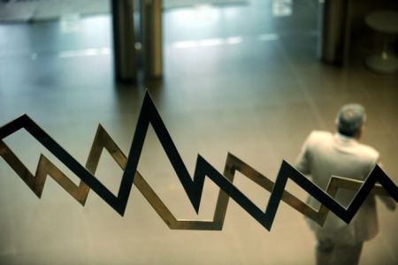 Πτώση κατά 7 μονάδες βάσης η απόδοση του 10ετούς ελληνικού ομολόγου