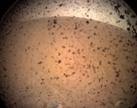 Η ιστορική φωτογραφία του InSight από τον Άρη
