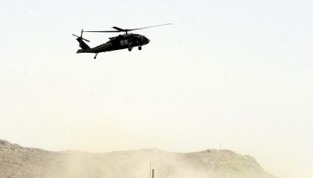 Οι ΗΠΑ βομβαρδίζουν Ταλιμπάν και σκοτώνουν γυναικόπαιδα