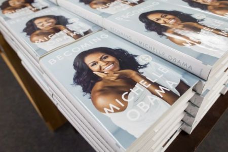 «Σπάει ταμεία» το νέο βιβλίο της Μισέλ Ομπάμα