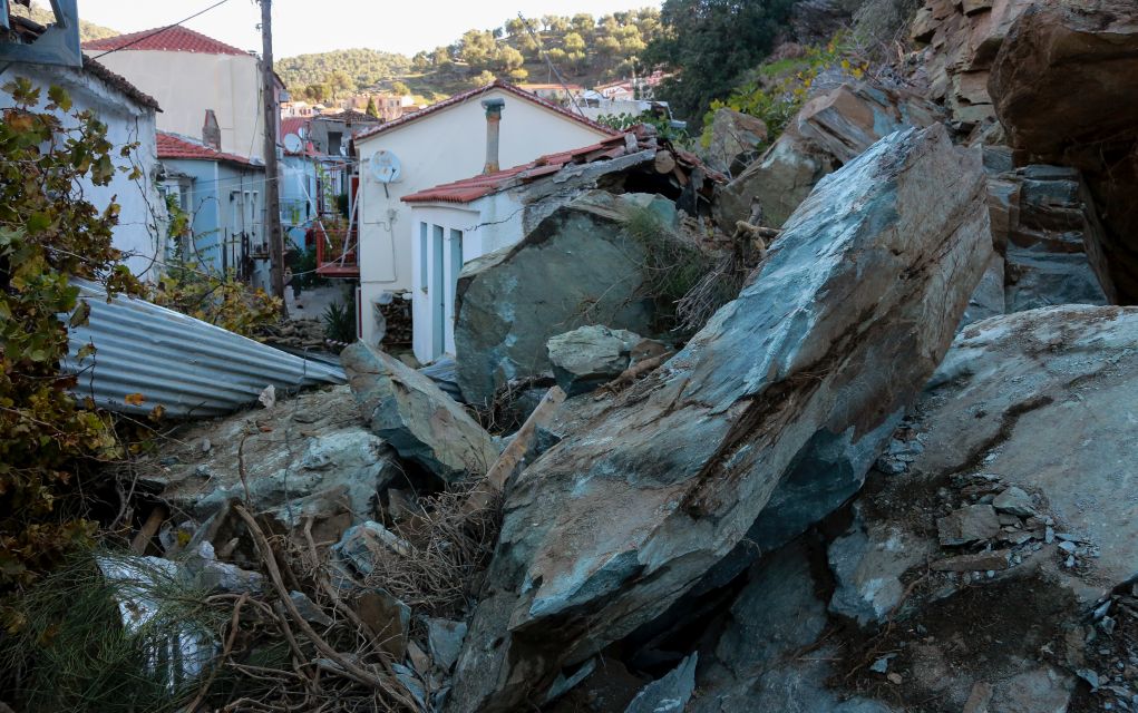 Λέσβος: Σε κατάσταση έκτακτης ανάγκης το Πλωμάρι λόγω κατολισθήσεων