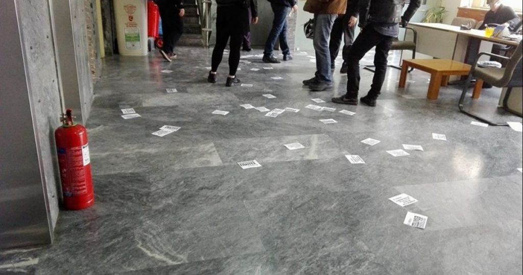 Εισβολή «Ρουβίκωνα» σε γραφεία εταιρείας ιχθυοκαλλιέργειας