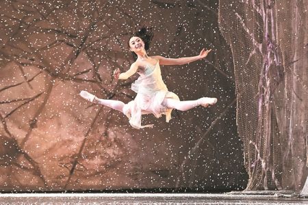 Ελληνική… παρέμβαση στον «Καρυοθραύστη»