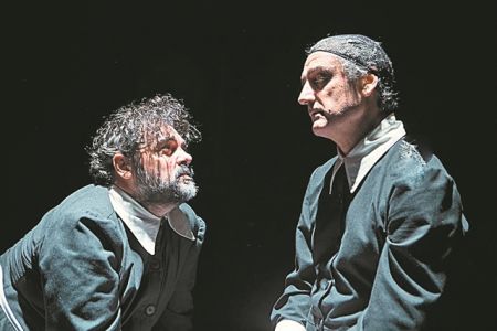 Τρίγωνα σε άσπρο-μαύρο