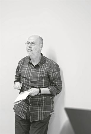 Γιάννης Χουβαρδάς: «Το θέατρο είναι δωρεάνψυχανάλυση»