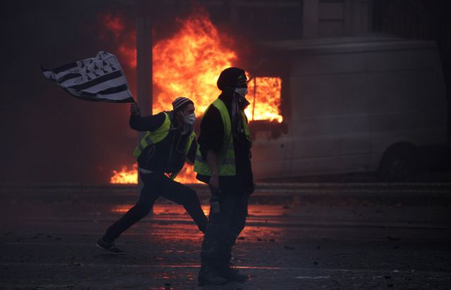 Νέες διαδηλώσεις κατά του Μακρόν στο Παρίσι