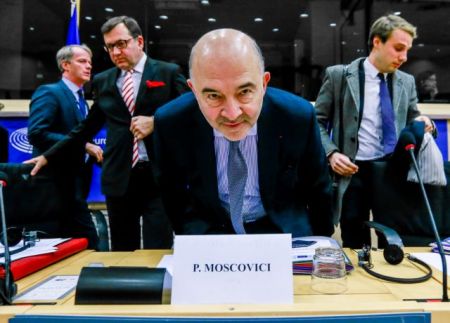 Moscovici says Greek budget growth-friendly, backs government social policy