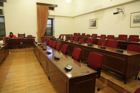 Ίσες αποστάσεις ΔΗΣΥ από Γεωργιάδη για τις προσλήψεις στο ΚΕΕΛΠΝΟ