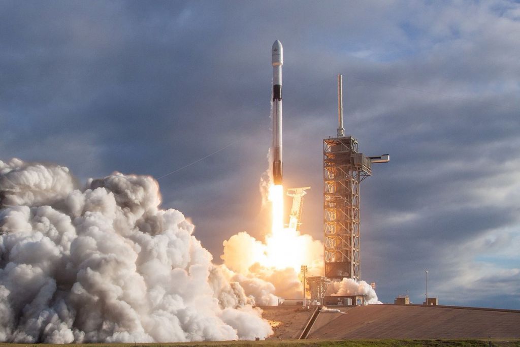 H Space X έκανε νέο αμερικάνικο ρεκόρ θέτονταν σε τροχιά 64 δορυφόρους ταυτόχρονα