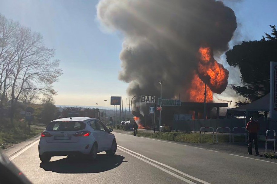 Ιταλία: Nεκροί από έκρηξη σε βενζινάδικο