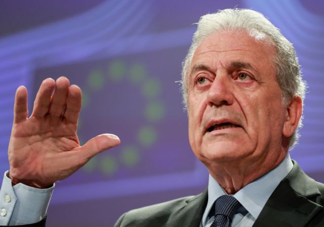 Avramopoulos announces legal framework to block terrorists, extreme Right from exploiting internet