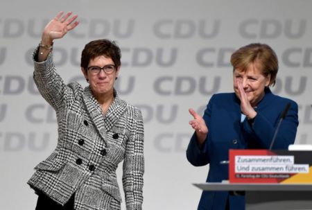 Γερμανία: Η Άνεγκρετ Κραμπ-Καρενμπάουερ νέα Πρόεδρος του CDU