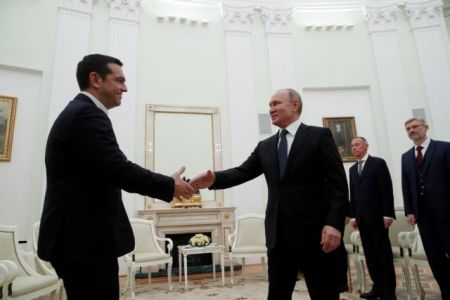 Πούτιν: Σας υποδέχομαι με ευχαρίστηση ξανά- Τσίπρας: Εχει περάσει καιρός και τα πράγματα έχουν αλλάξει