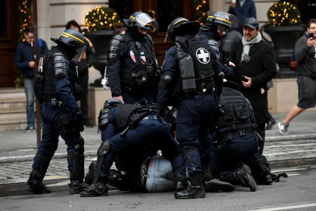 Γαλλία- υπουργείο Εσωτερικών: 125.000 διαδήλωσαν – 1.385 προσήχθησαν