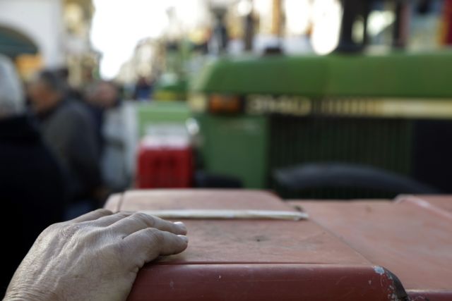 Κατεβάζουν τα τρακτέρ στους δρόμους οι αγρότες