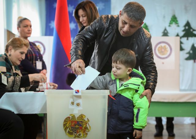 Αρμενία: Επανεξελέγη με 70,45% ο Πασινιάν λίγους μήνες μετά την αρχική εκλογή του