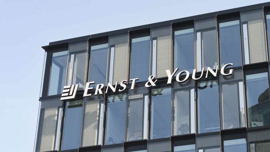 Ernst & Young: Βελτιώθηκε η κατάταξη της Ελλάδας στις Ανανεώσιμες Πηγές Ενέργειας