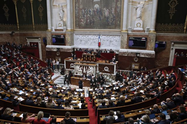 Γαλλία: Ναι από την Γερουσία στο πάγωμα του φόρου καυσίμων