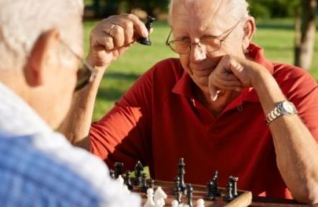 Επιβραδύνουν την εξέλιξη της άνοιας, σκάκι και σταυρόλεξο