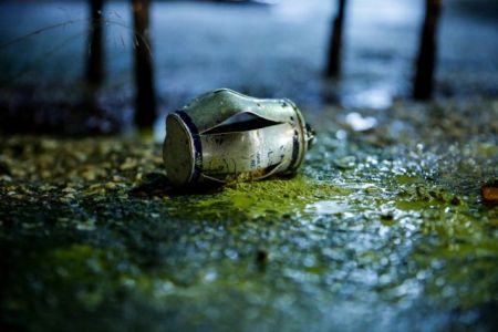 Βίντεο – ντοκουμέντο από την επίθεση στην έδρα των ΜΑΤ