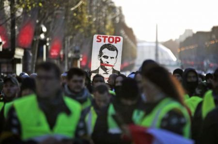 Deutsche Welle: Η Γερμανία έχει εγκαταλείψει από καιρό τον Μακρόν