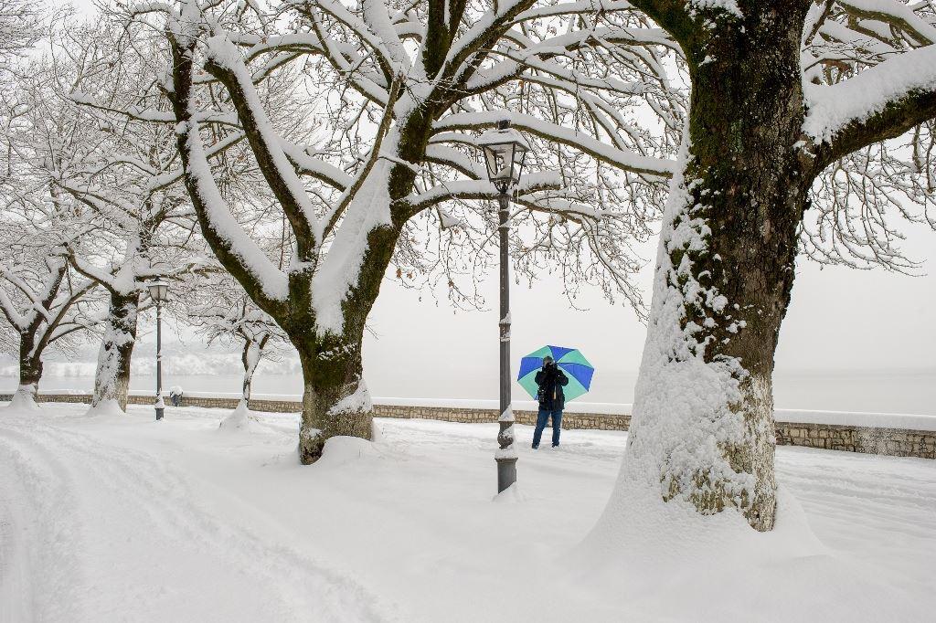 Ψυχρή εισβολή : Χιονίζει σε Γιάννενα, Άρτα, Τρίκαλα, Καρδίτσα