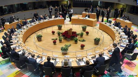 Ευρωζώνη: Λιγότερη λιτότητα, περισσότερη αλληλεγγύη;