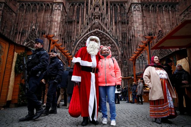 Ξανάνοιξε η χριστουγεννιάτικη αγορά του Στρασβούργου