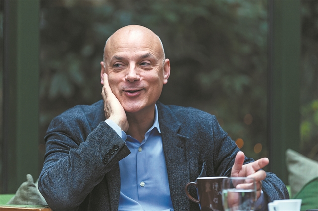 Ντάνιελ Μέντελσον: «Ζούμε το τέλος του πολιτισμού όπως τον ξέραμε»