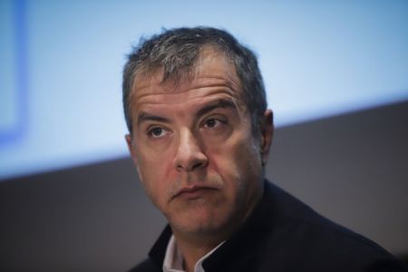 Θεοδωράκης: Δε θα σιωπούμε στα παράλογα του Ζάεφ