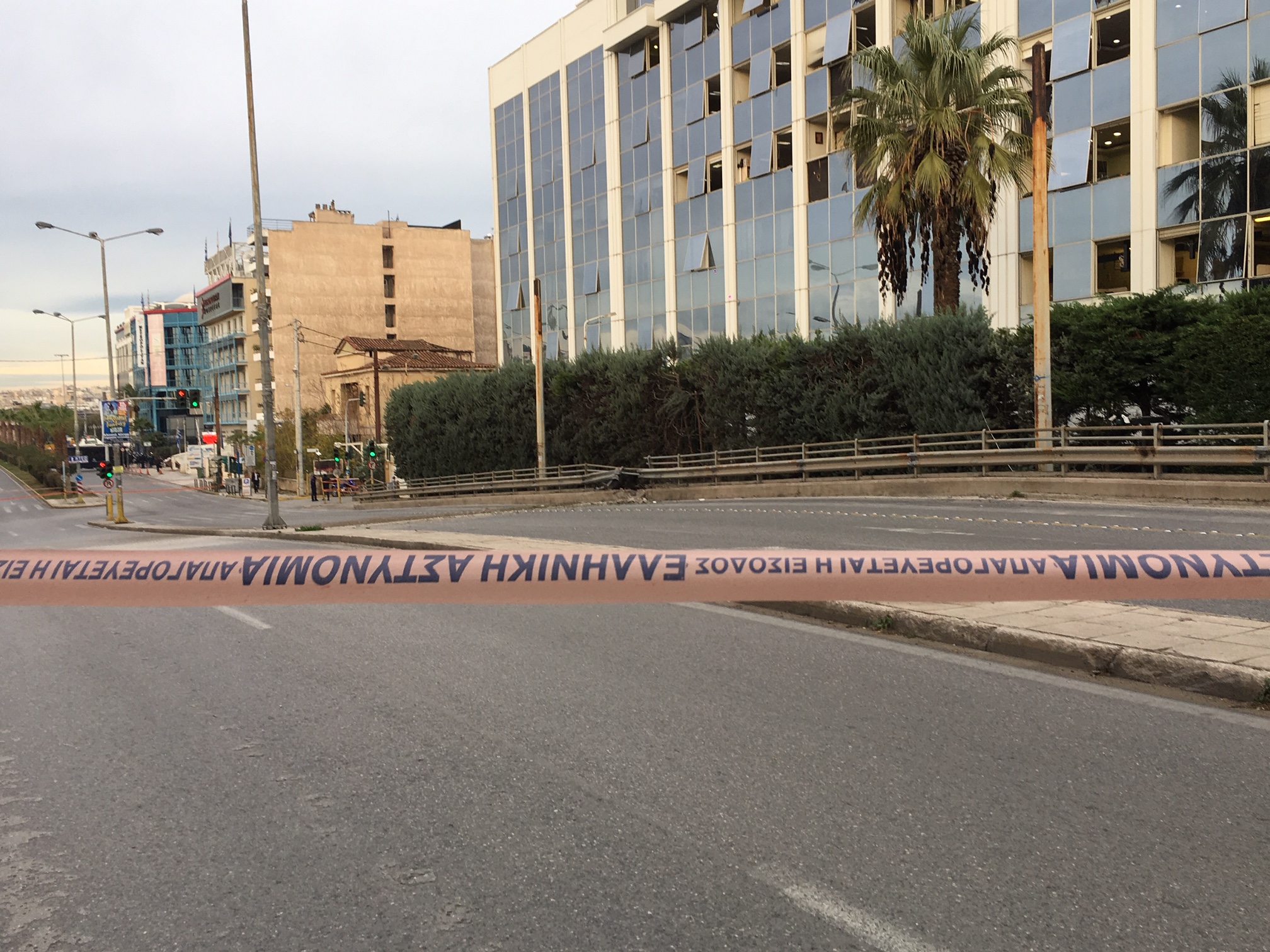 Βίντεο – ντοκουμέντο με την ισχυρότατη έκρηξη που σημειώθηκε τα ξημερώματα έξω από το κτίριο του ΣΚΑΪ