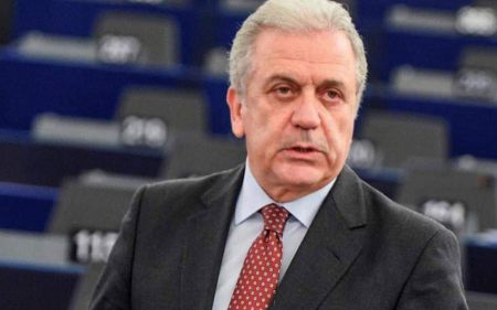 Αβραμόπουλος: Απειλεί ζωές και θεσμούς η επίθεση στον Σκάι