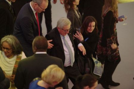 Γιούνκερ: Παραπάτησε και πάλι – Η απάντηση της Κομισιόν