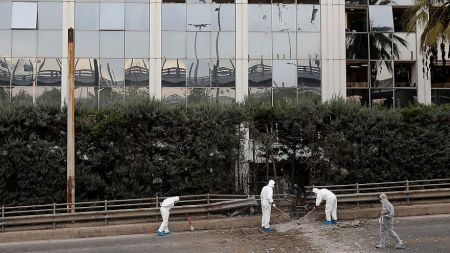 ΕΛ.ΑΣ: Αναζητά ίχνη που θα την οδηγήσουν στη γιάφκα των τρομοκρατών – Στο μικροσκόπιο το καμένο ΙΧ