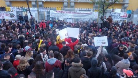 Οι φοιτητές στην Αλβανία εξεγείρονται