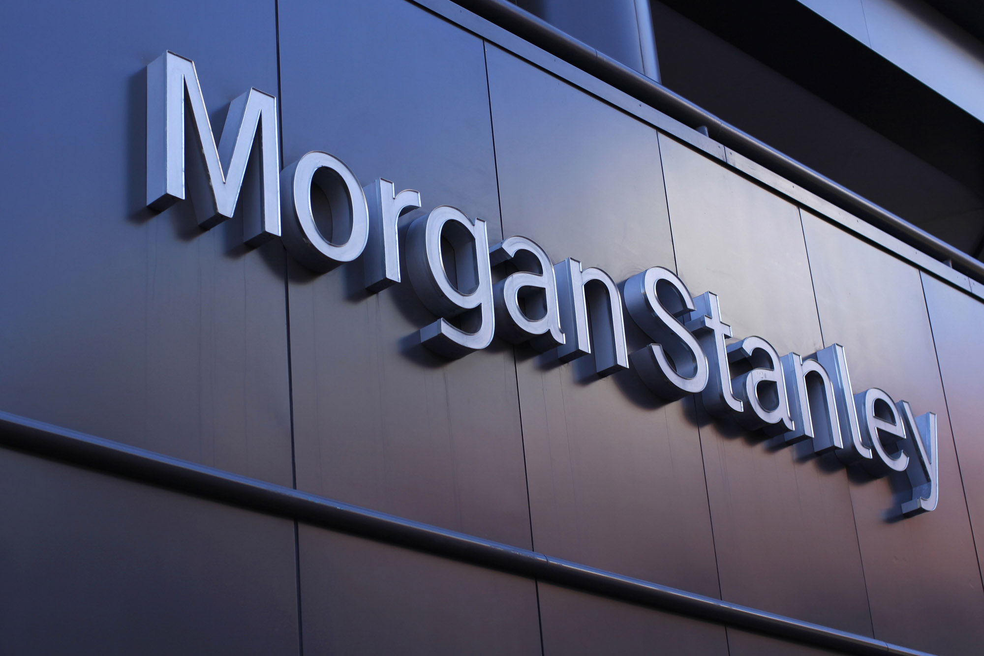 Morgan Stanley για ελληνικές τράπεζες: Η ταχεία μείωση των κόκκινων δανείων θα απαιτήσει κεφάλαια €11,1 δισ.
