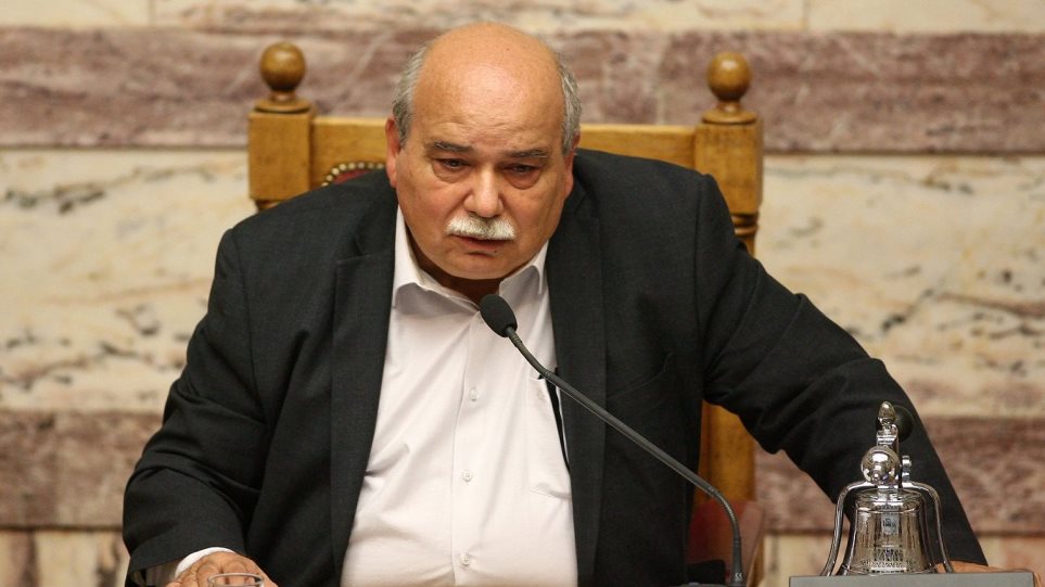 Ο Βούτσης «πετά το γάντι» στον Μητσοτάκη: Το Σύνταγμα προβλέπει διαδικασία πρότασης μομφής κατά του ΠτΒ