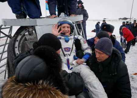 Στη Γη επέστρεψαν δύο αστροναύτες και ένας κοσμοναύτης