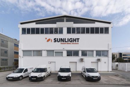Sunlight: Νέο κέντρο πωλήσεων και service βιομηχανικών μπαταριών