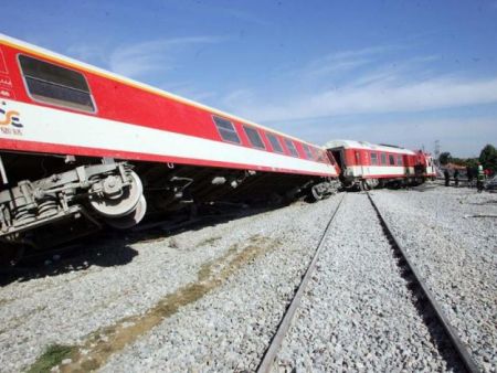 Εκτροχιάστηκε αμαξοστοιχία  στο Πλατύ της Ημαθίας