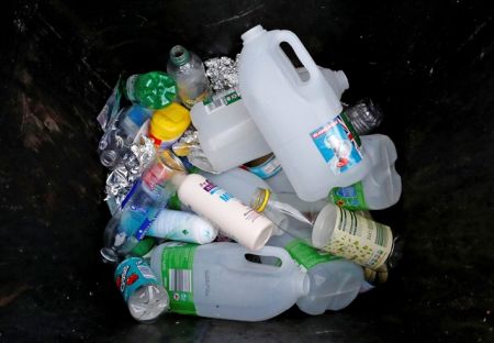 Zero Waste: «Μην αγοράσετε τίποτα καινούργιο το 2019»