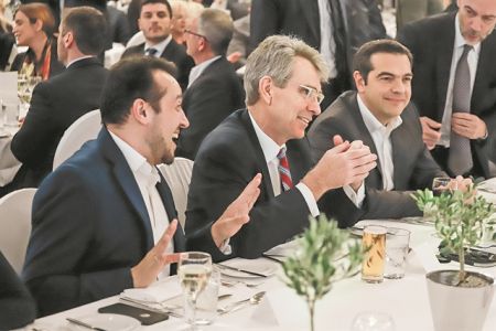 Γιατί στράβωσαν οι Πρέσπες