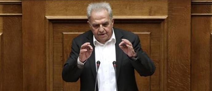 Φλαμπουράρης για Πετσίτη: Ντροπή να λέτε ότι είναι φίλος του πρωθυπουργού