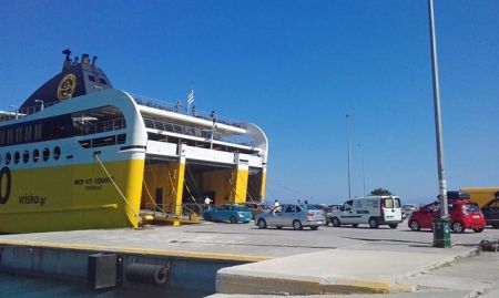 Στην πρίζα μπαίνει την Πέμπτη επιβατηγό πλοίο στην Κυλλήνη
