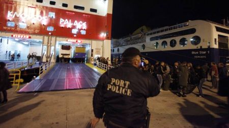 Επέστρεψε στο λιμάνι το Κνωσός Παλάς λόγω καρδιακού επεισοδίου