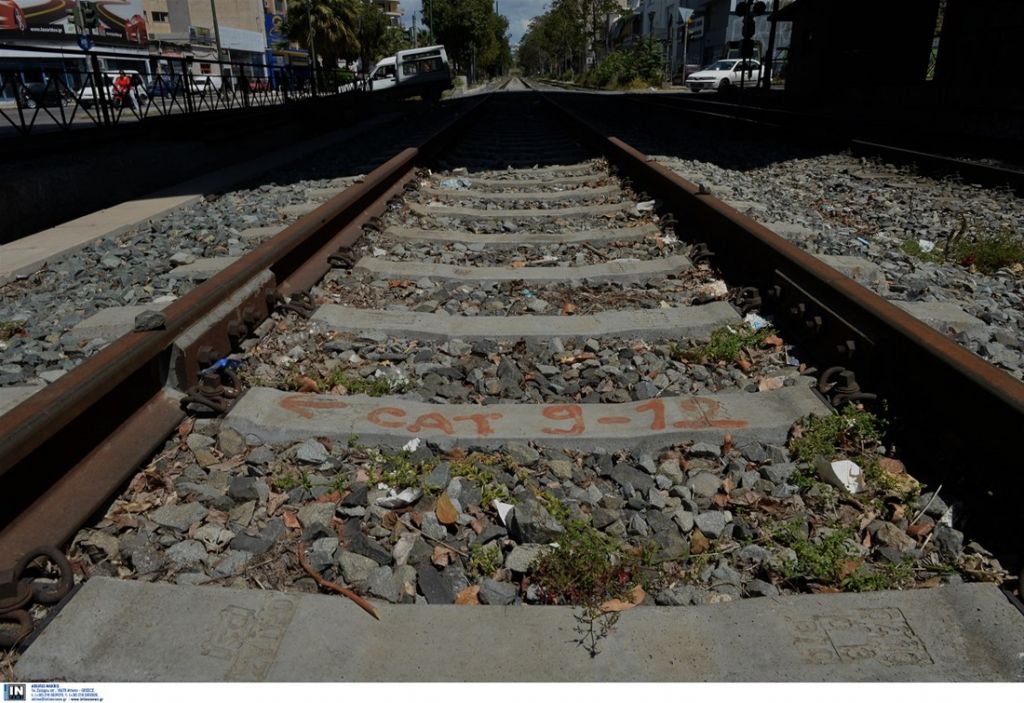 Κωνσταντινουπόλεως: Τρένο συγκρούστηκε με ΙΧ – Ενας τραυματίας