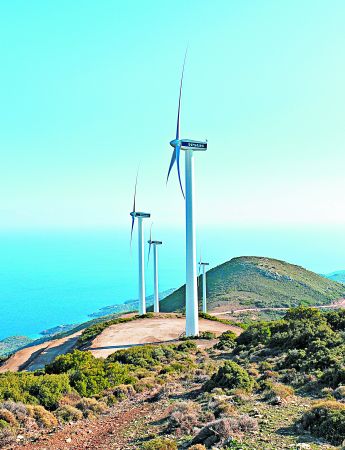 Οι επενδύσεις στις ΑΠΕ ρίχνουν το κόστος της ενέργειας