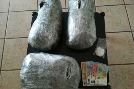 Συνελήφθη στα ΚΤΕΛ Πρεβέζης με τρία κιλά χασίς και 30 γραμμάρια κοκαϊνης στις αποσκευές του